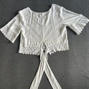 Lace motif white crop top